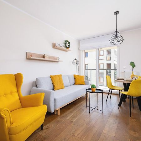 Przytulny Apartament Na Wroclawskiej Z Parkingiem W Krakowie By Noclegi Renters Exteriör bild